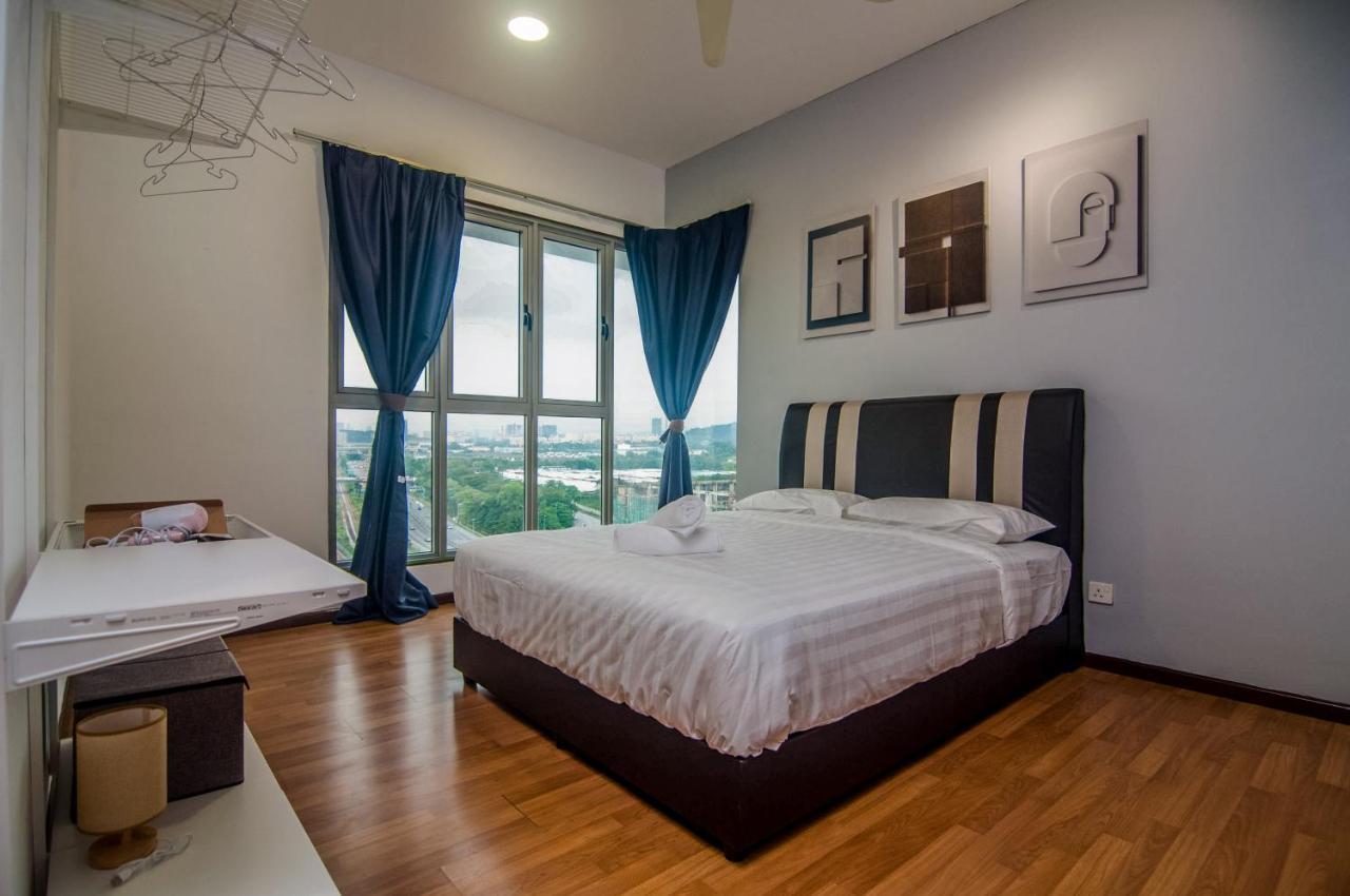 Flora Residence One South By Idealhub Seri Kembangan Buitenkant foto