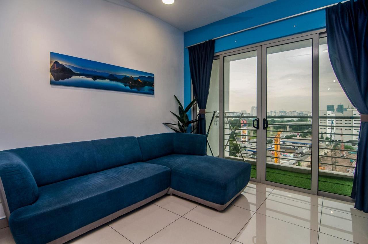 Flora Residence One South By Idealhub Seri Kembangan Buitenkant foto
