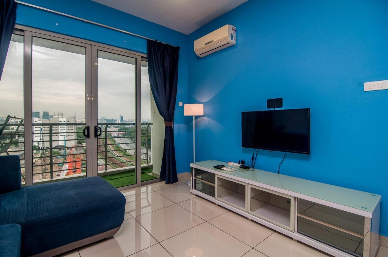 Flora Residence One South By Idealhub Seri Kembangan Buitenkant foto